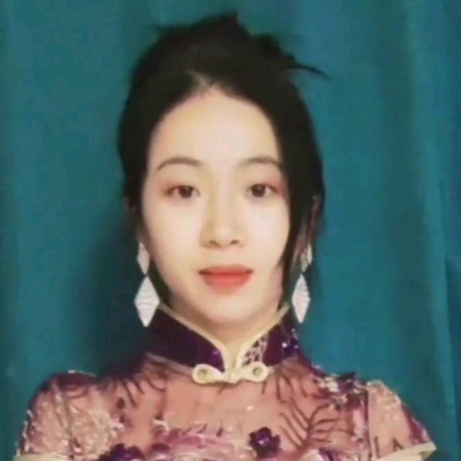 小吴倩莲｡◕‿◕｡