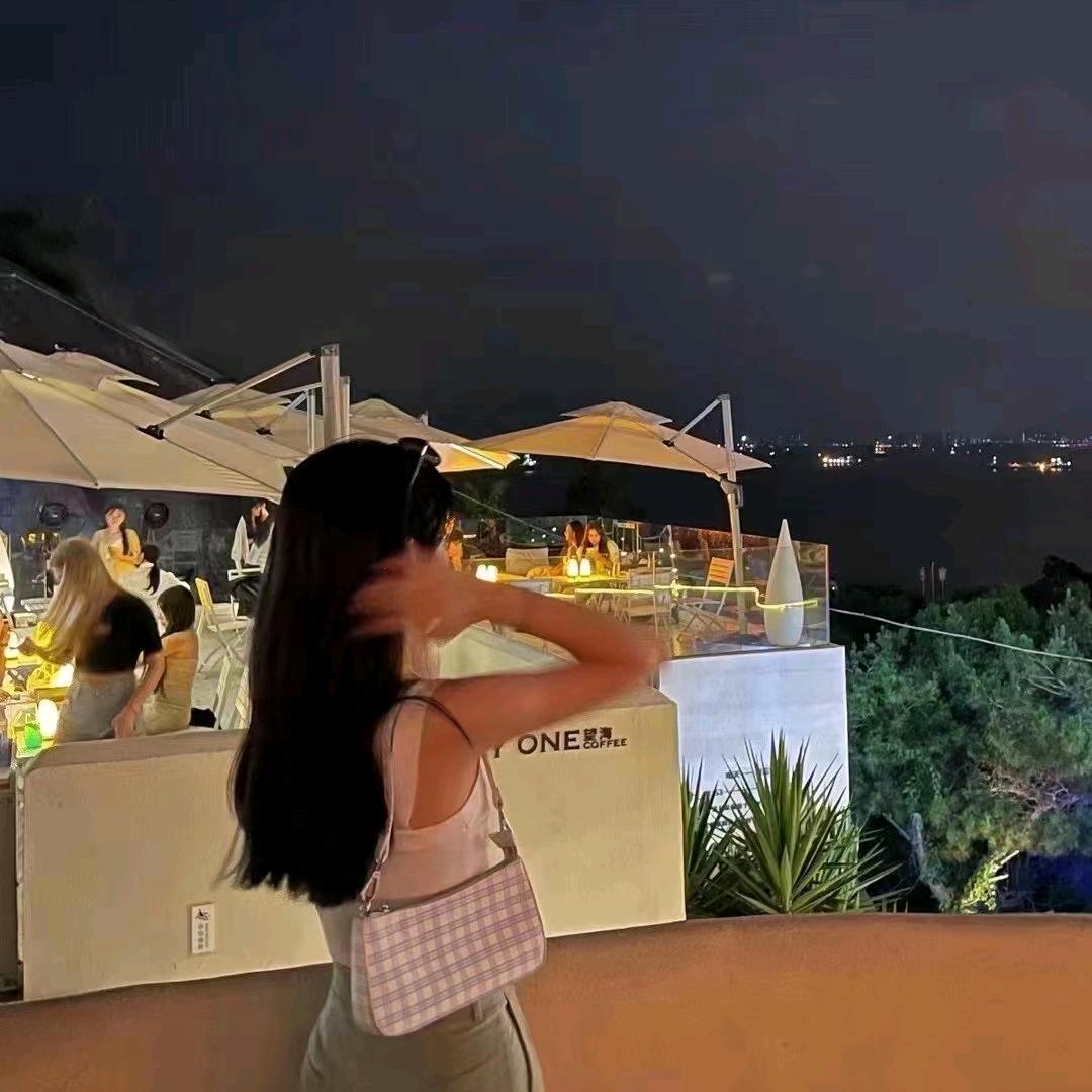 左手指月