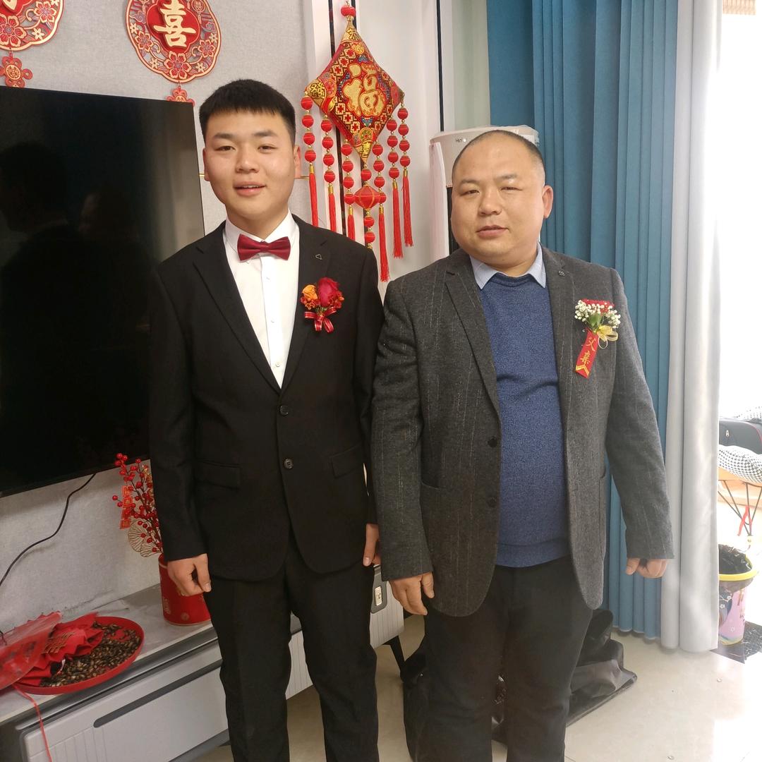 群皓食品有限公司  胖哥