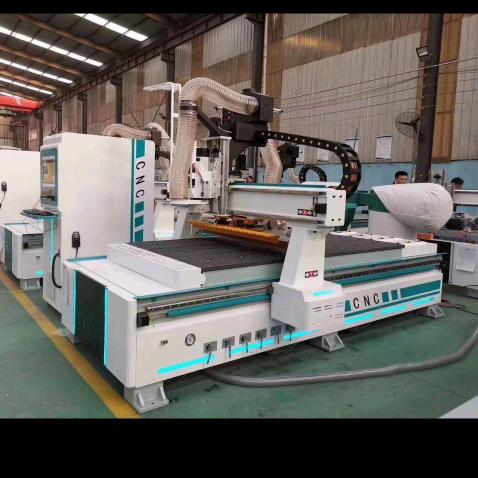 专业开料机生产与研发-路经理