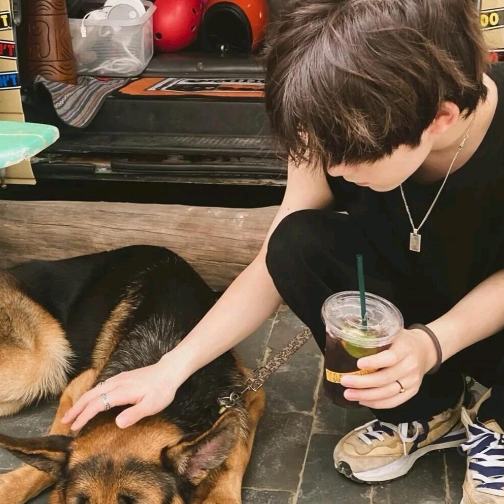 AE造型志华店店长-易博