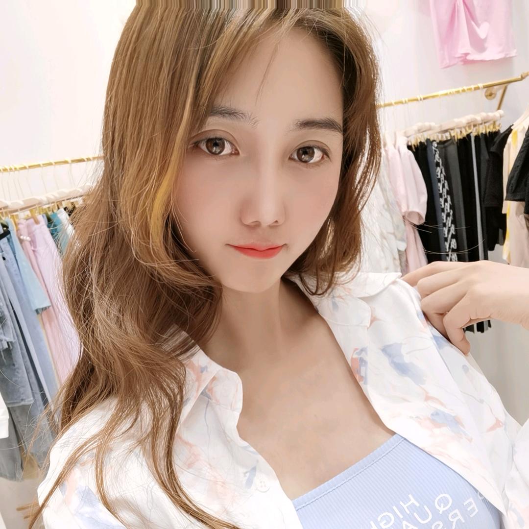 广州工厂梁小姐女装批发