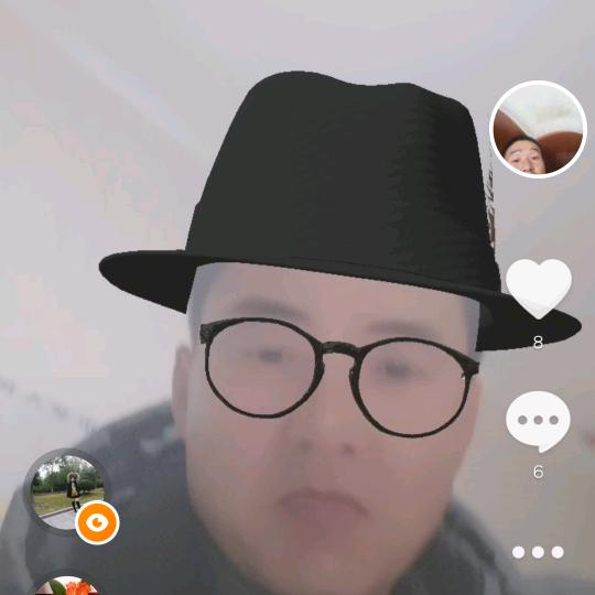 平静擦玻璃打扫家