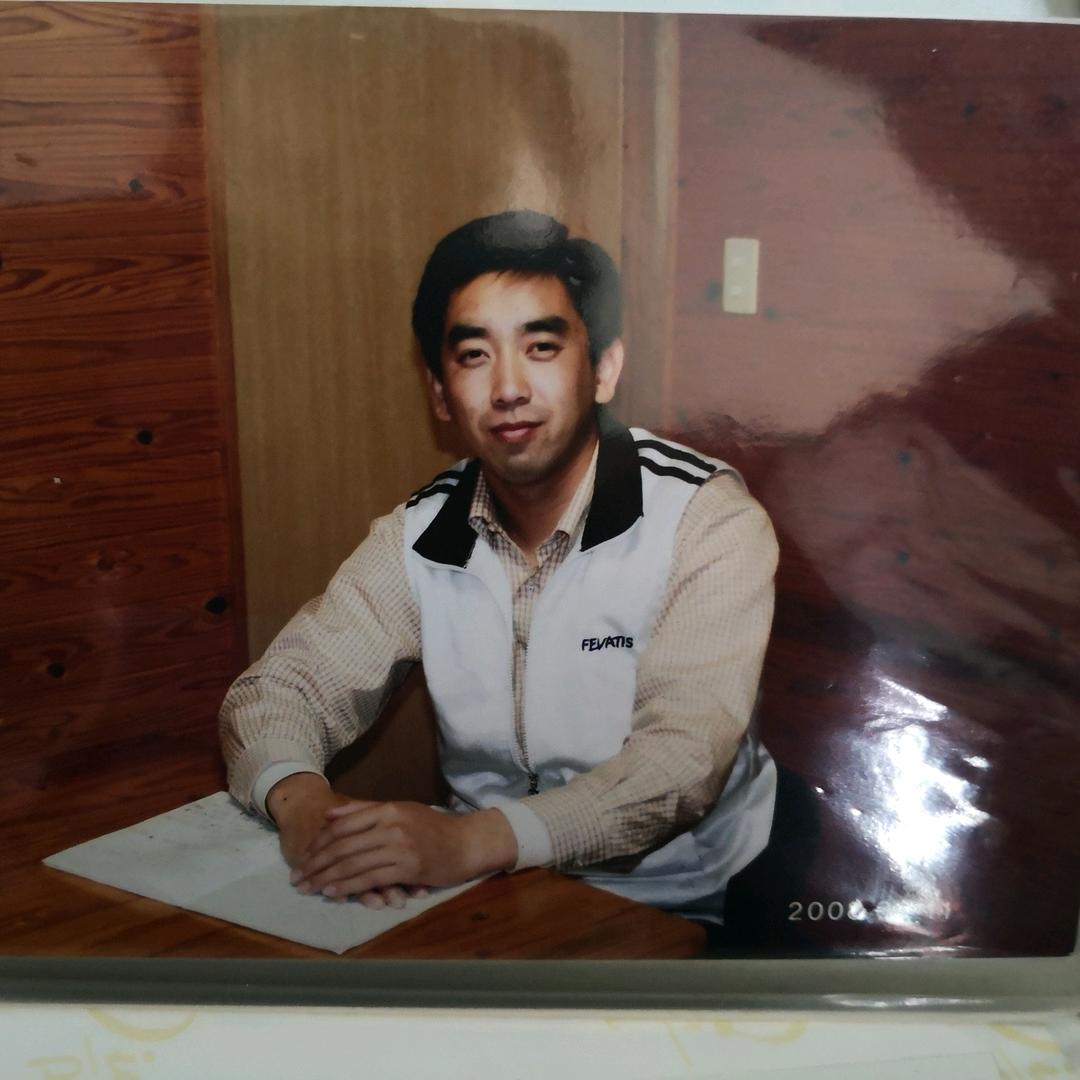 赶马车 养鸡鸭鹅的小男孩