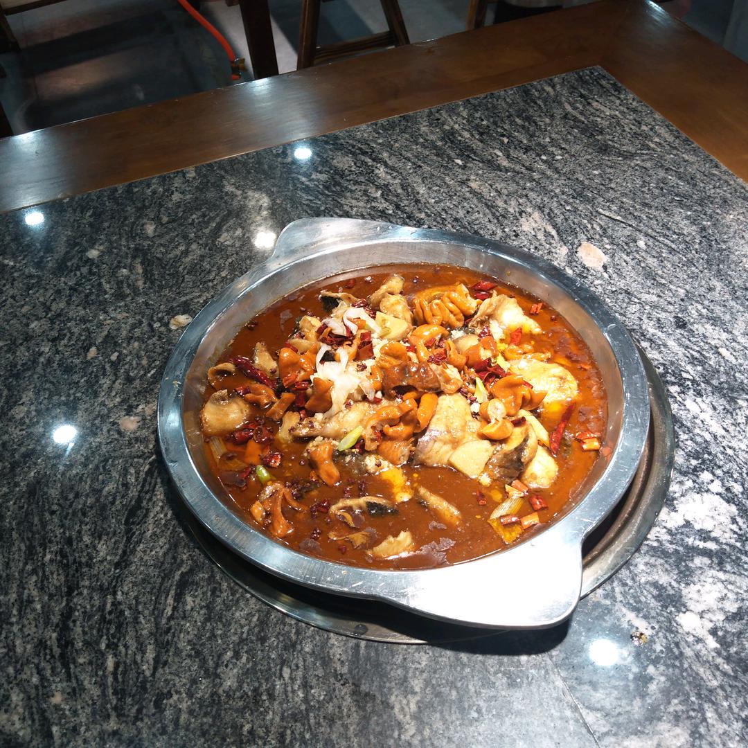 盲人音乐女孩。