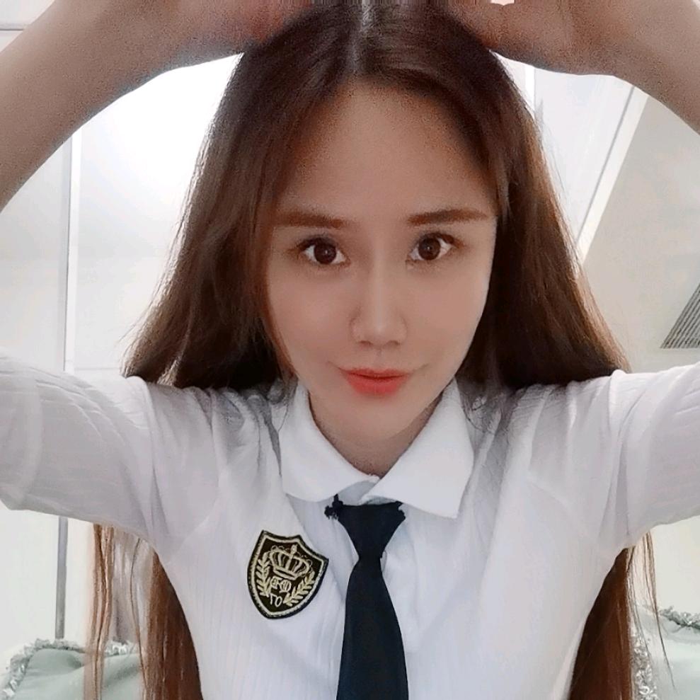 豪车主播小灵姐
