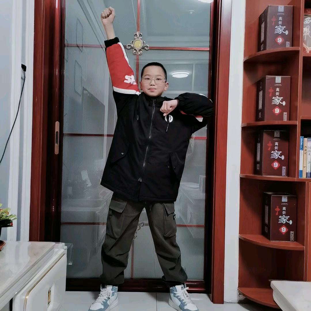 爱笑不会笑(︶.̮︶✽)