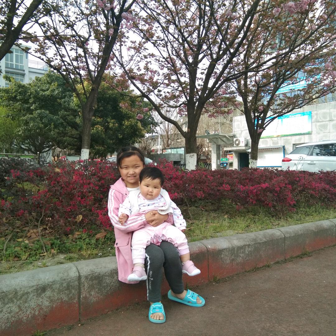 牛姐米糕，三角粑