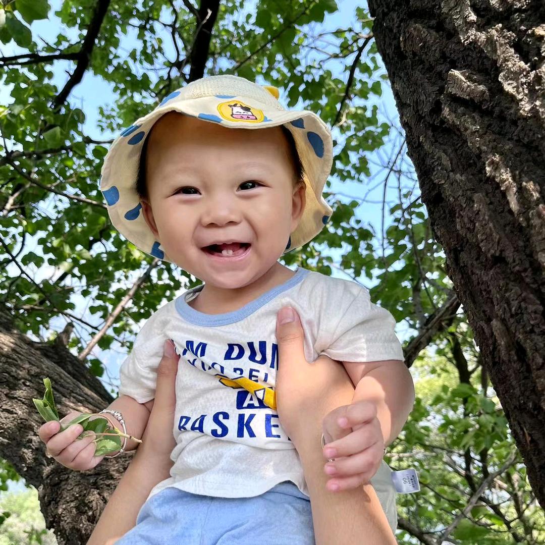 嘟嘟婴童服装个体店