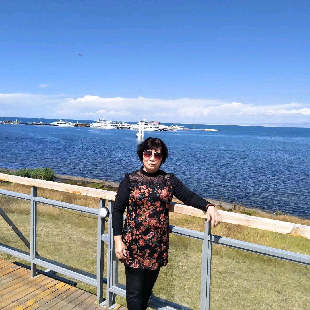 精致的猪猪女孩