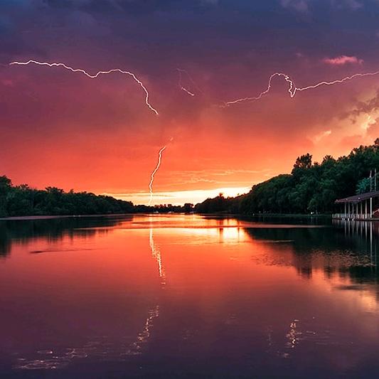 农村里的小帅哥