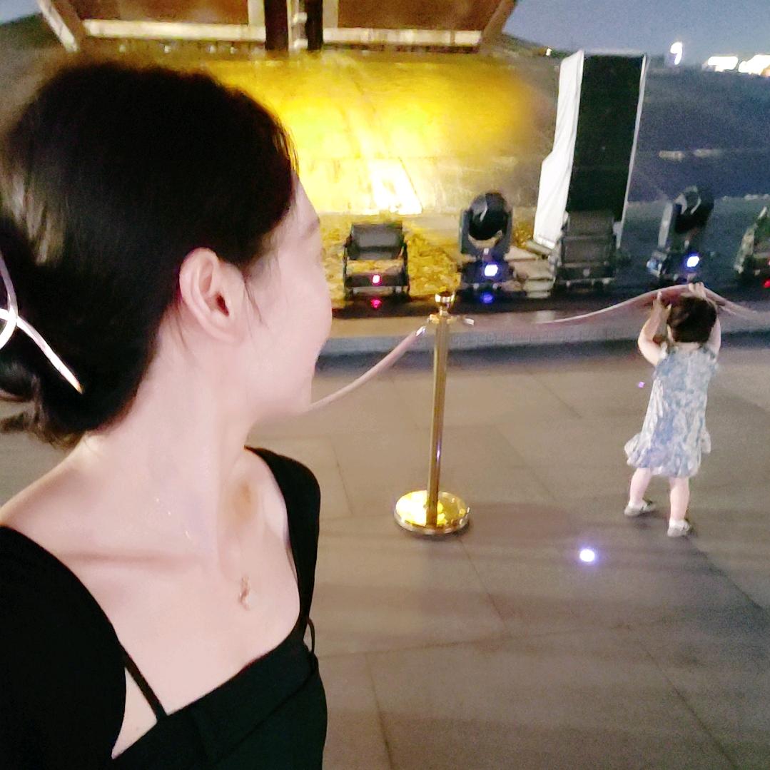 王晓妮女装