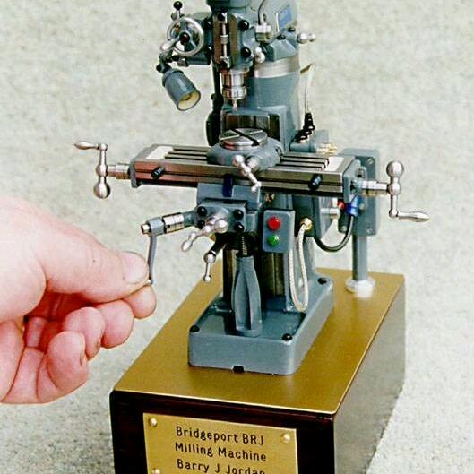 精工机械工作室