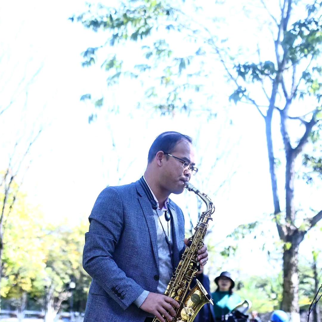 李雄（原名：居沙）