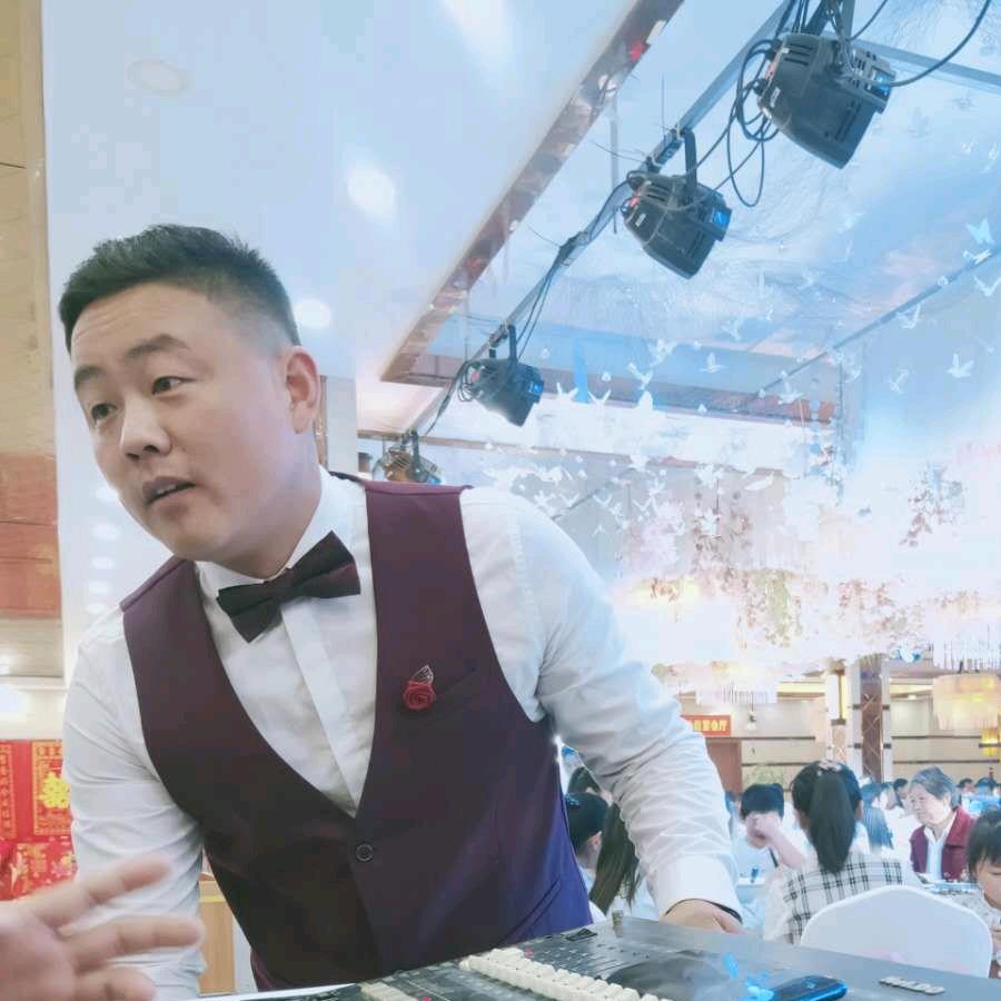 雪狼素质拓展王教官