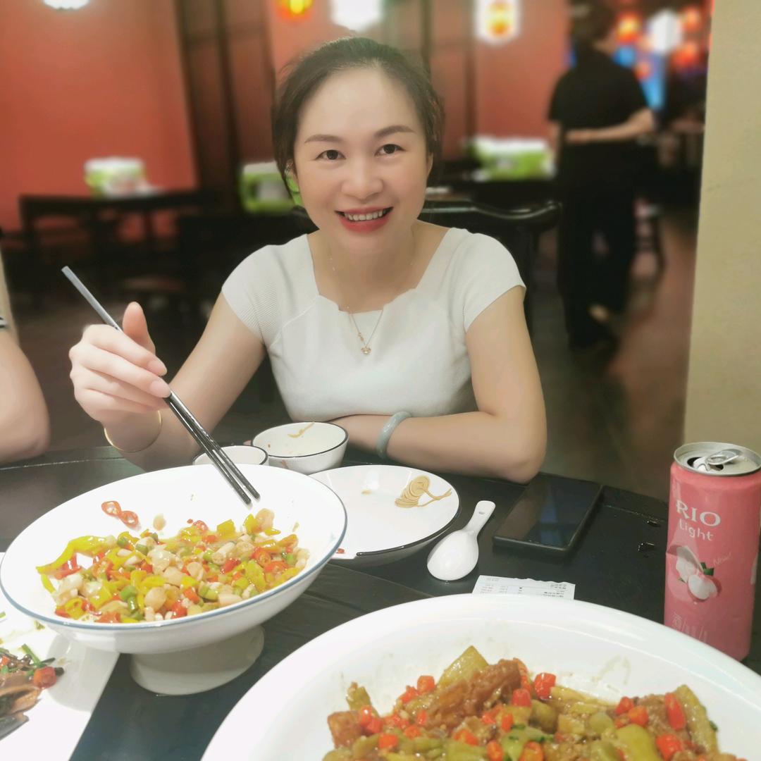 幸福的妞