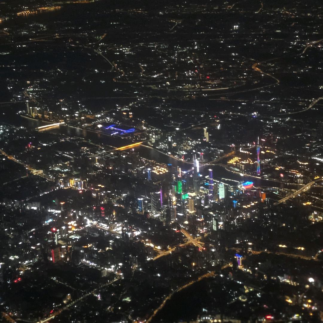 杞县人在外贴瓷砖