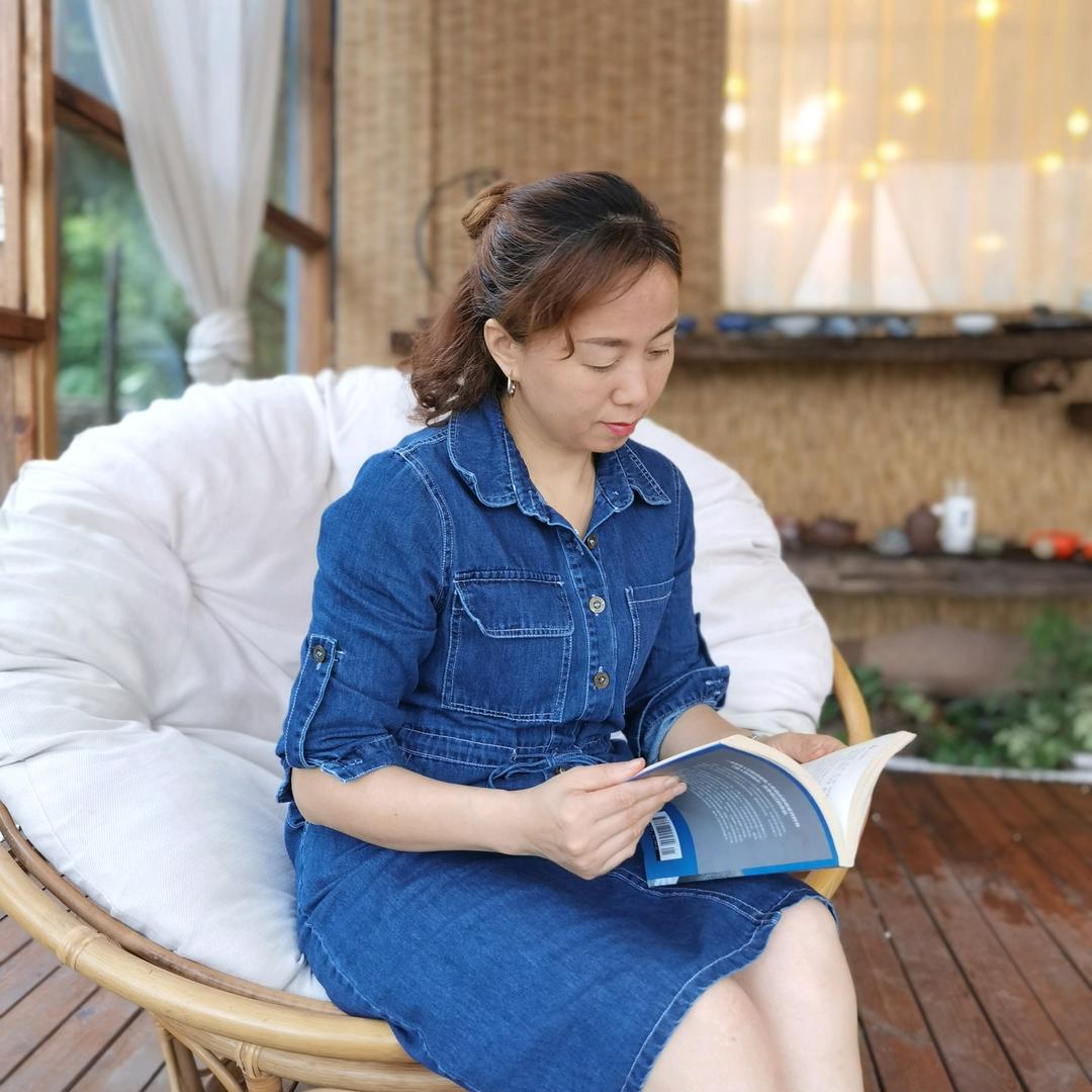 重庆白沙古镇卖服装的英姐