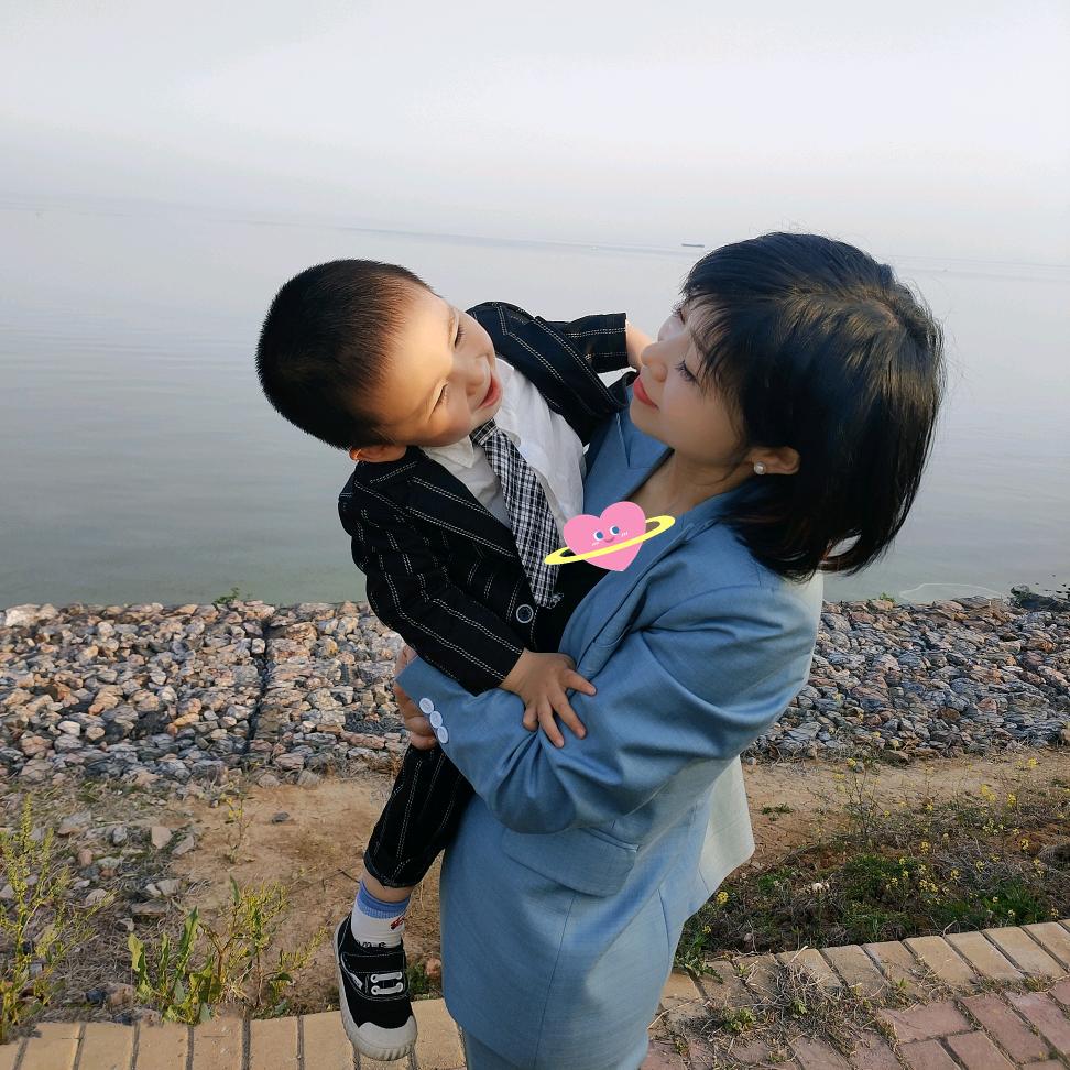 西装搭配师伟姐