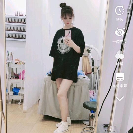 霞霞（新人不定时开播）