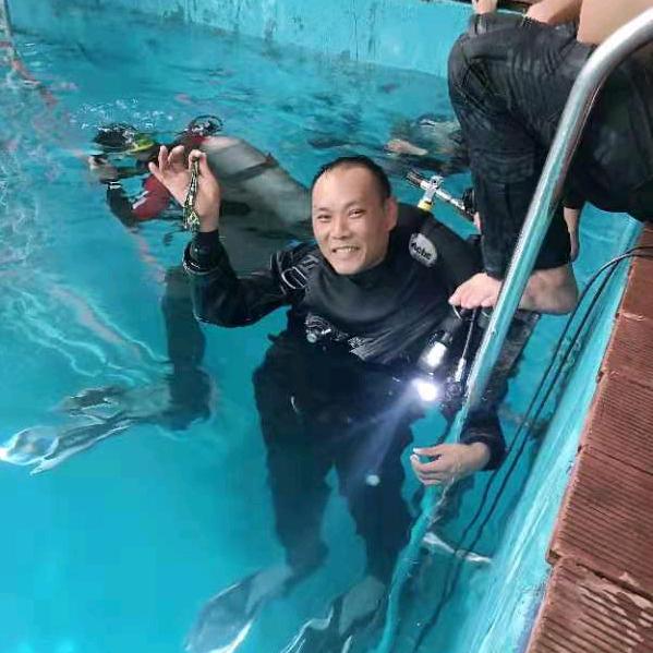 声呐救援.潜水打捞.水下切割.焊接.施工
