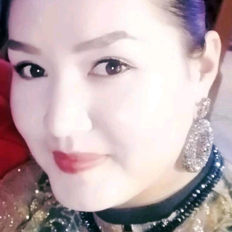 玉...