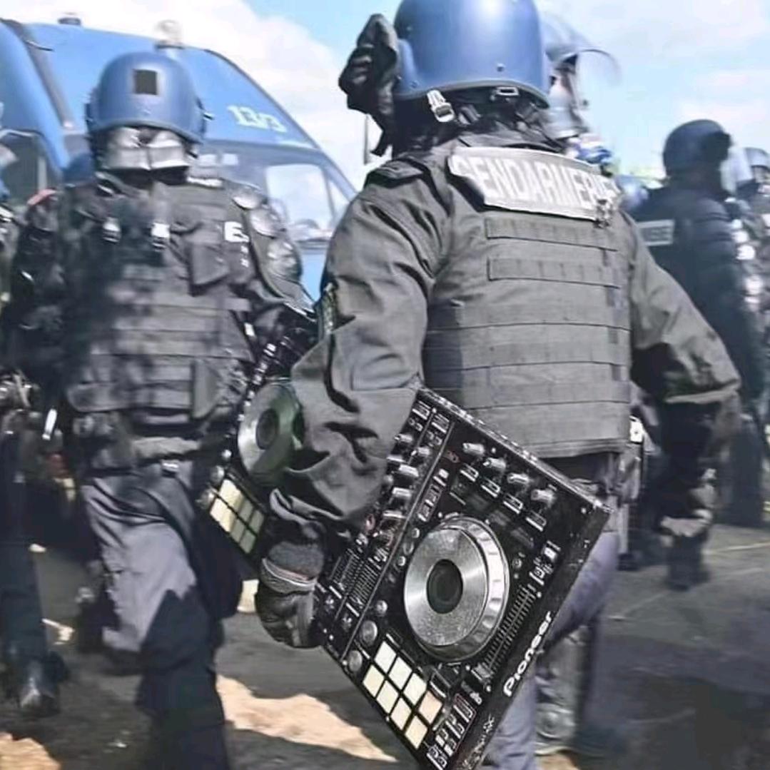 光着脚丫丫