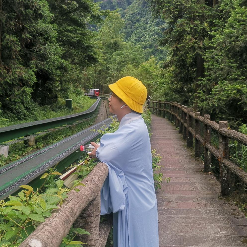 昏灯头像