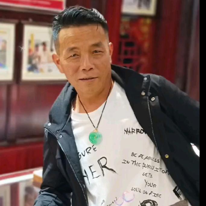 天高云淡