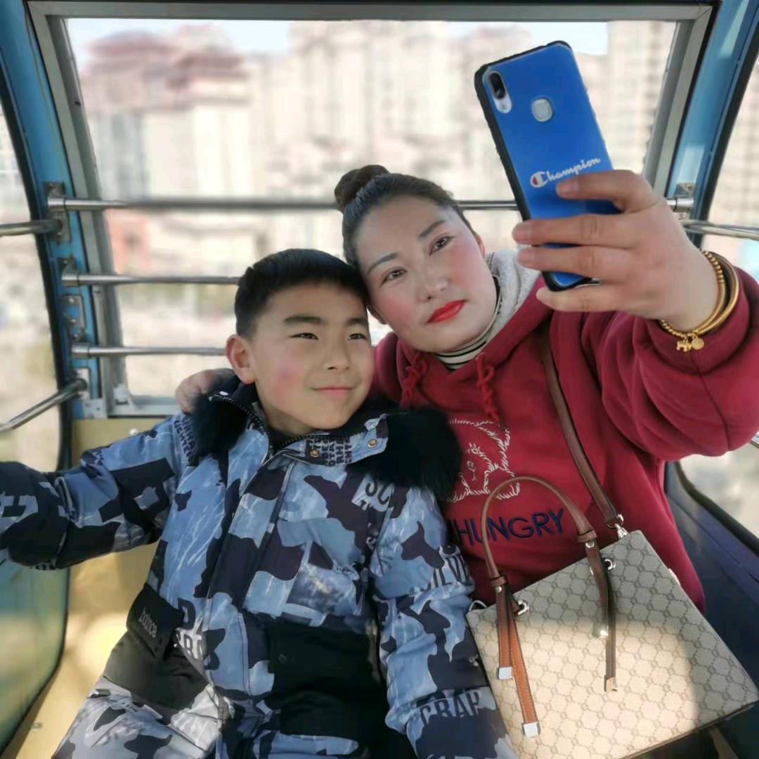 快乐的小妞