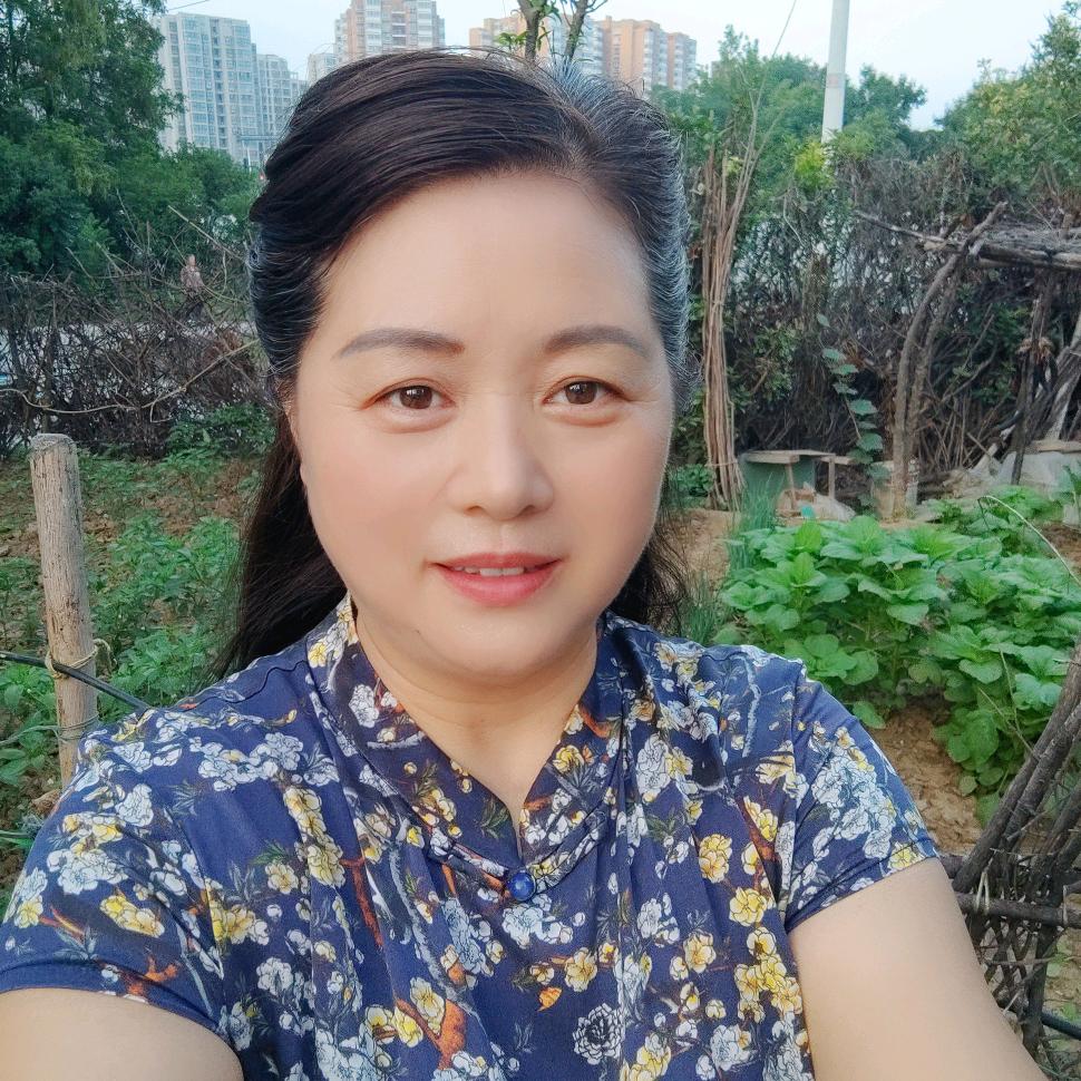 硕硕妈妈    (中午12点30分开播)