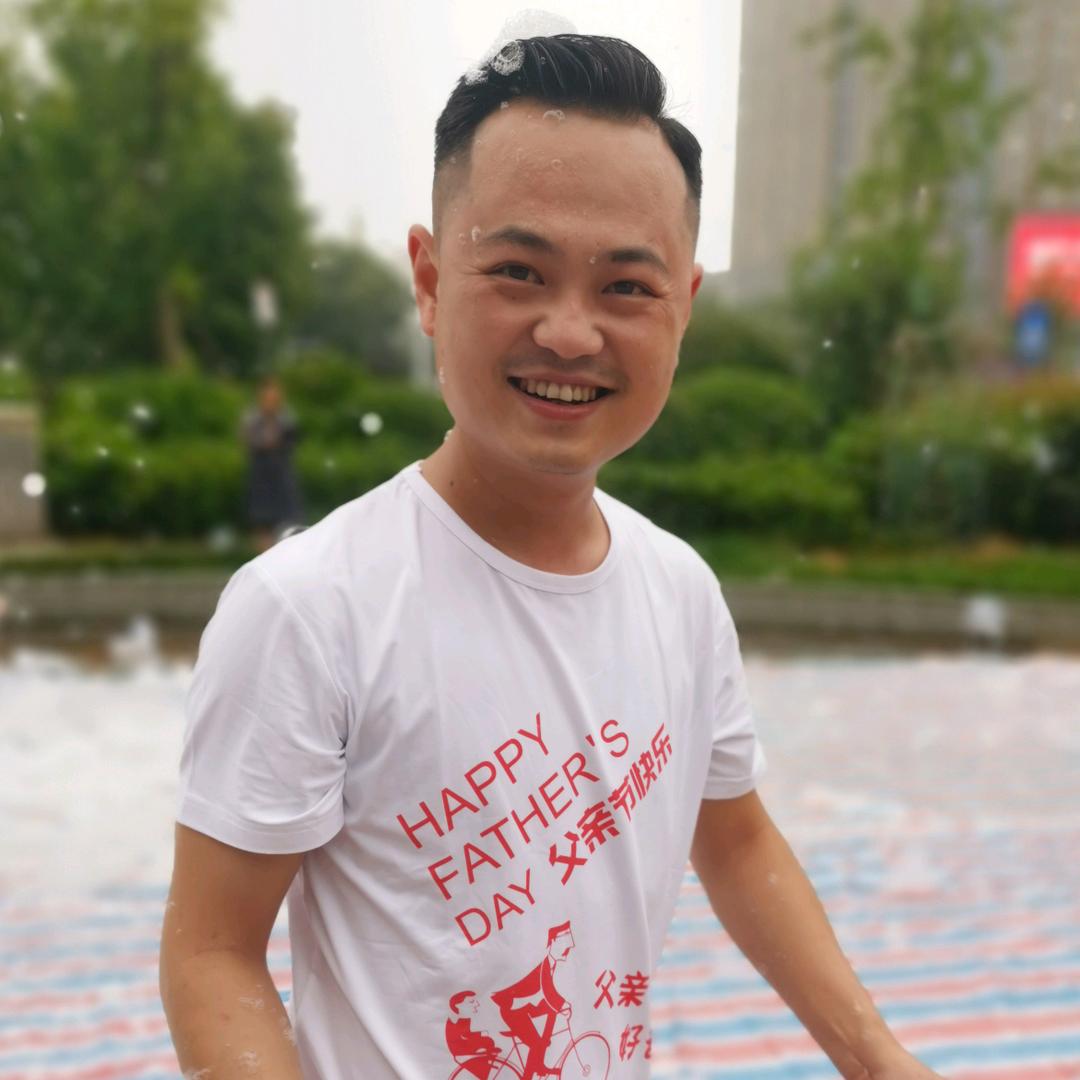 亮哥  和他的美食