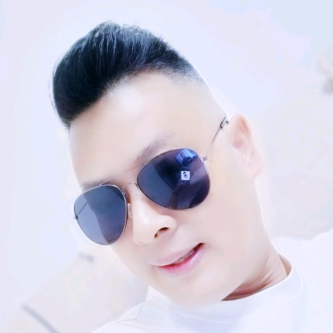 阳光楠（暂退》