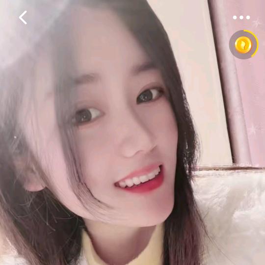 素倾城一笑