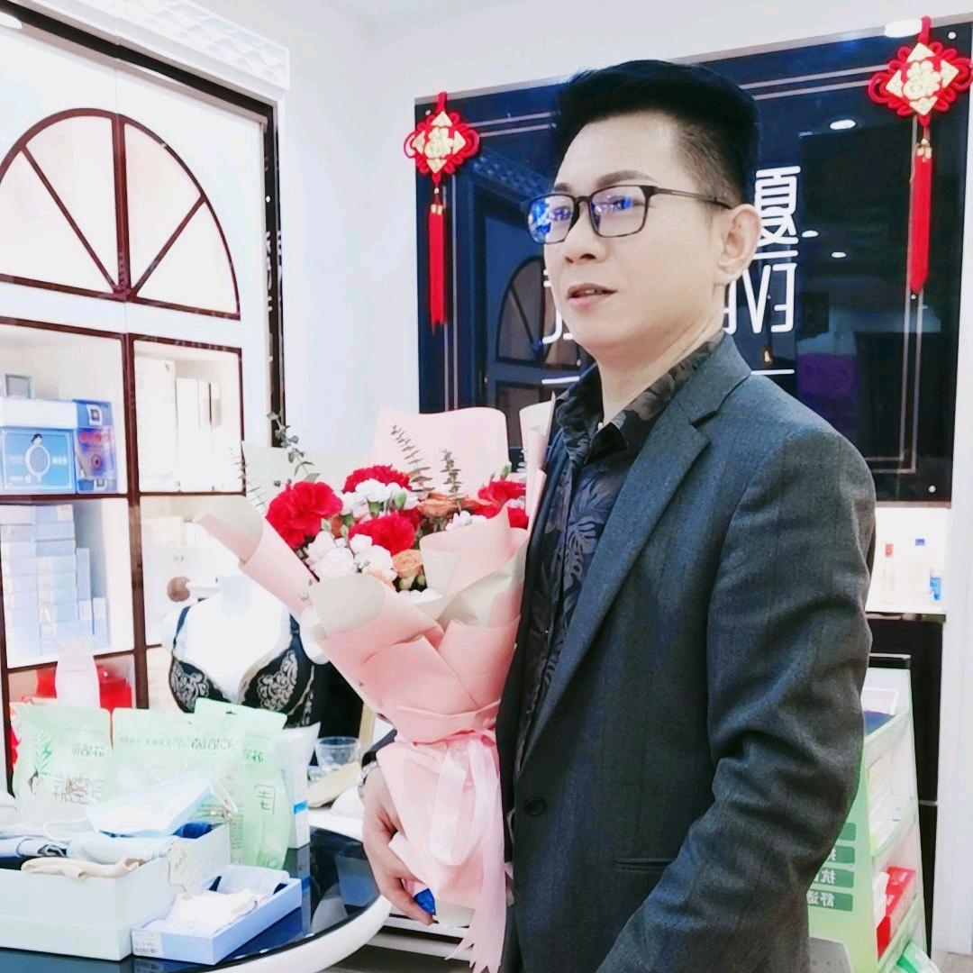 十堰夏娃之秀分公司《霸道总裁李哥》