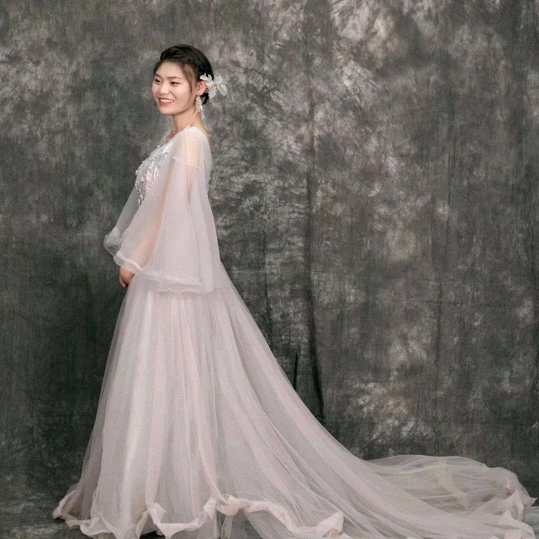 骑着毛驴去逛街