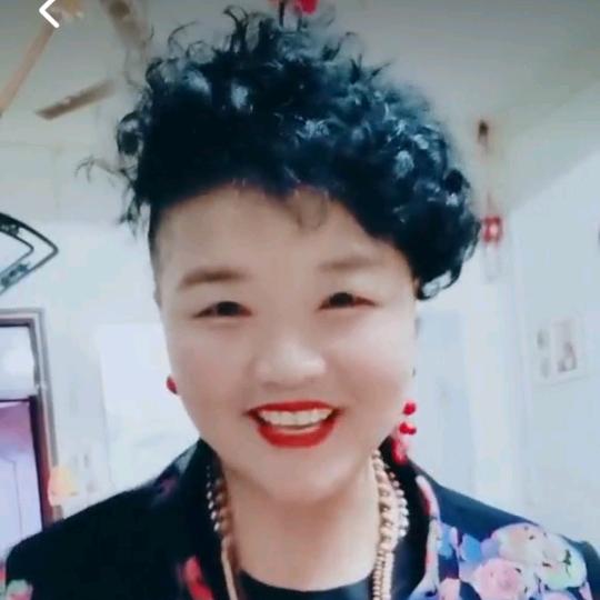 爱臭美老太婆❤️闫姐