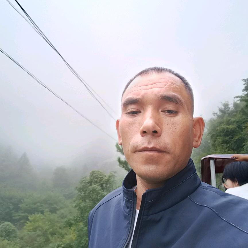 侯小龙