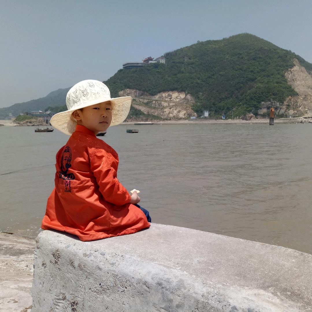 小Y爱养花