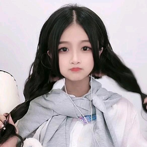 萱萱吃点啥