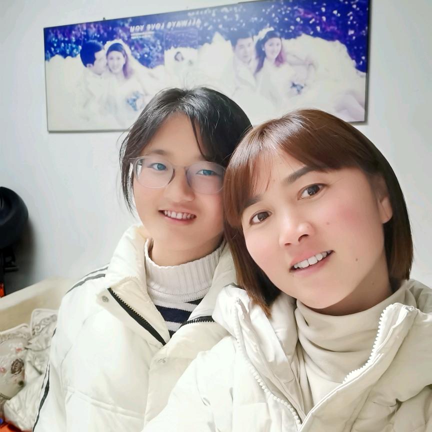 卖板材的小姐姐