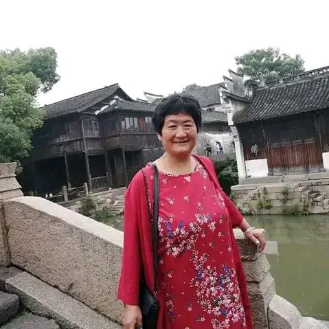 爱心六姐613（晚上6：30直播）