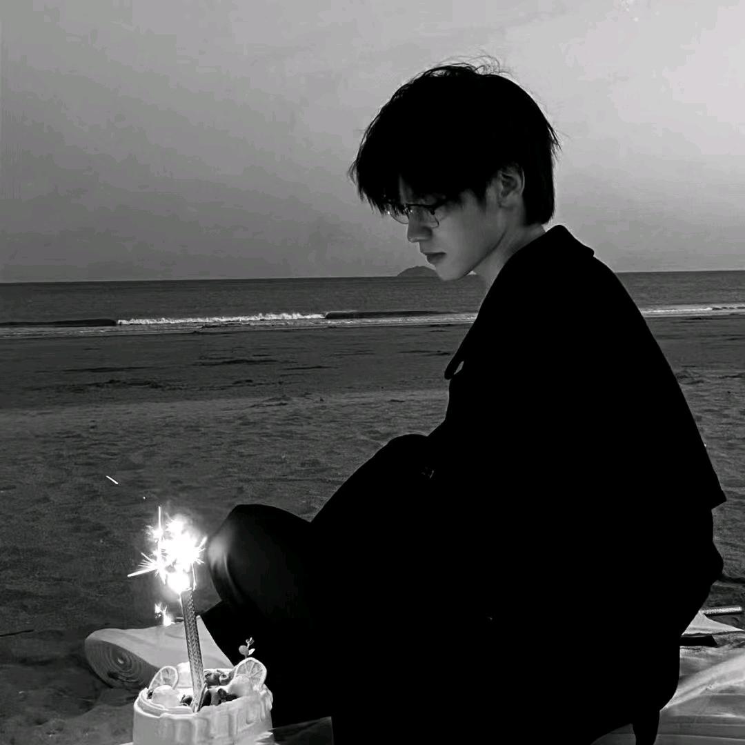 ღ                 翊
