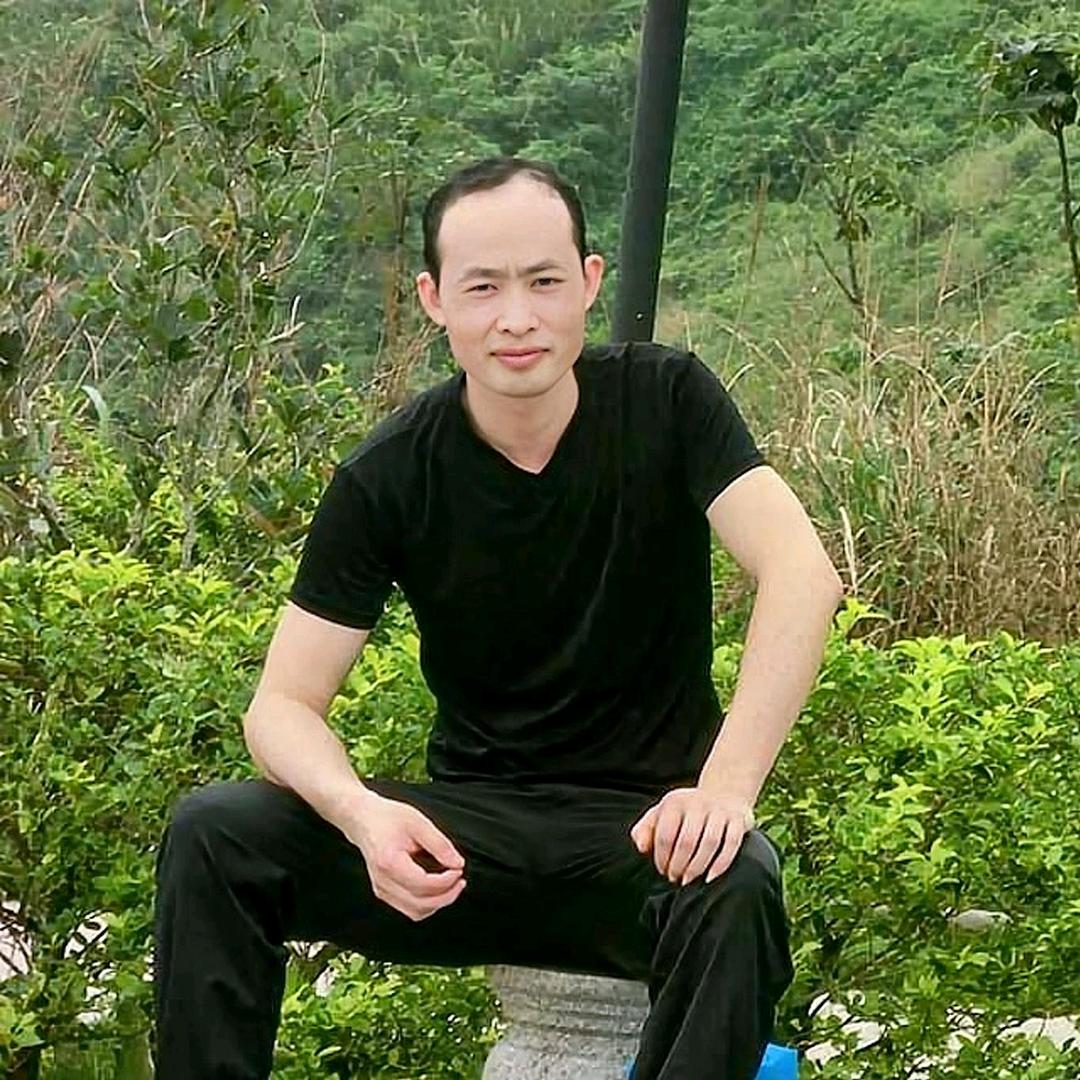 中国人廖卫军（通城县油坊村）