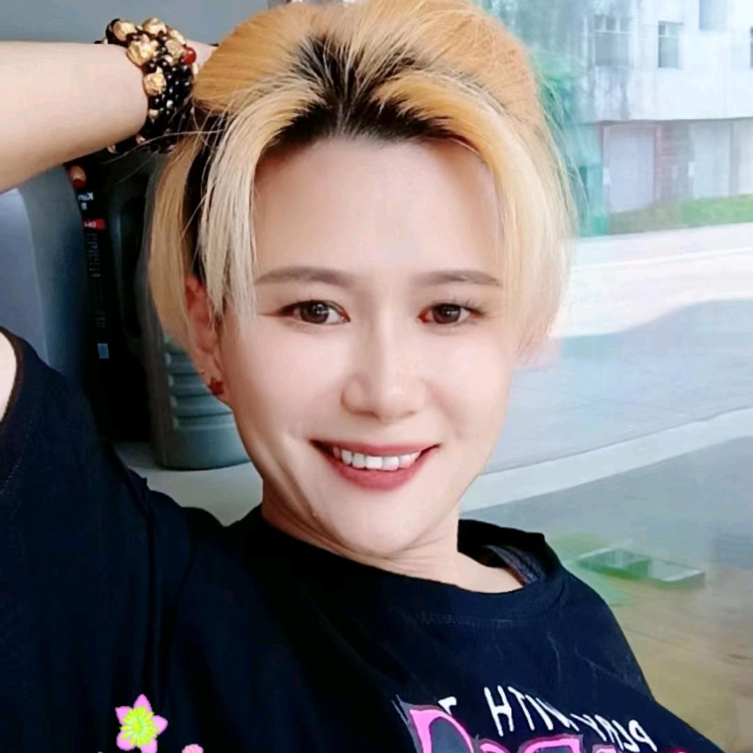 蒲公英背心大哥
