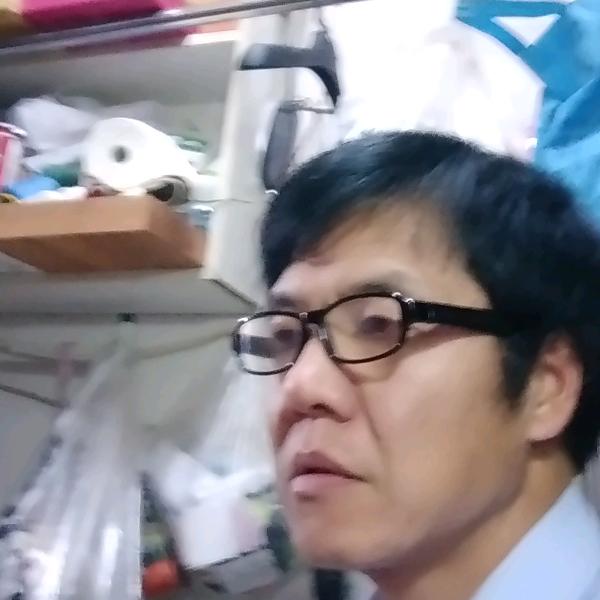 89938575艾师，服装店|