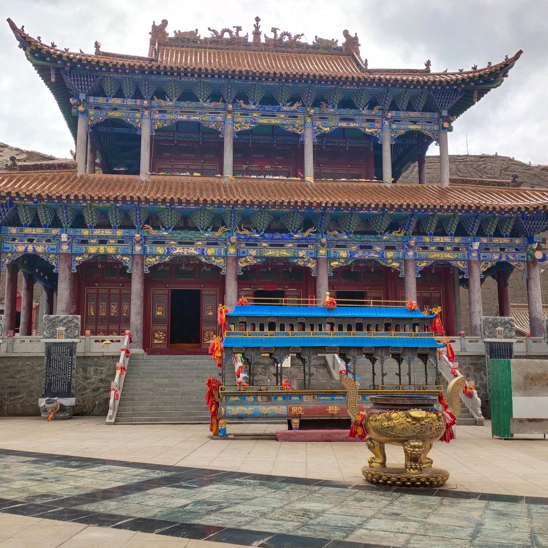 徐荣，朋友都叫我强哥