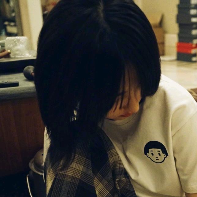 LXY头像