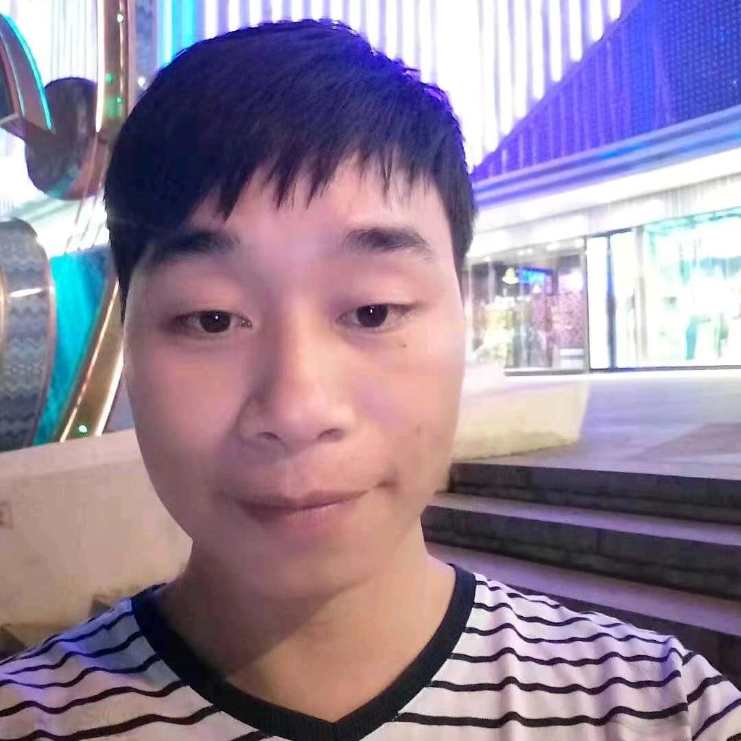 覃*嘉