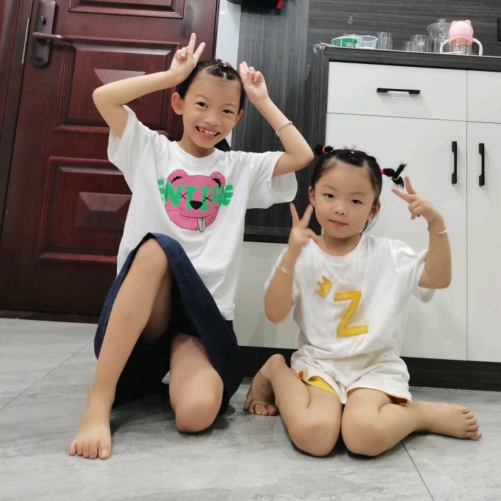 爱买衣服的女生